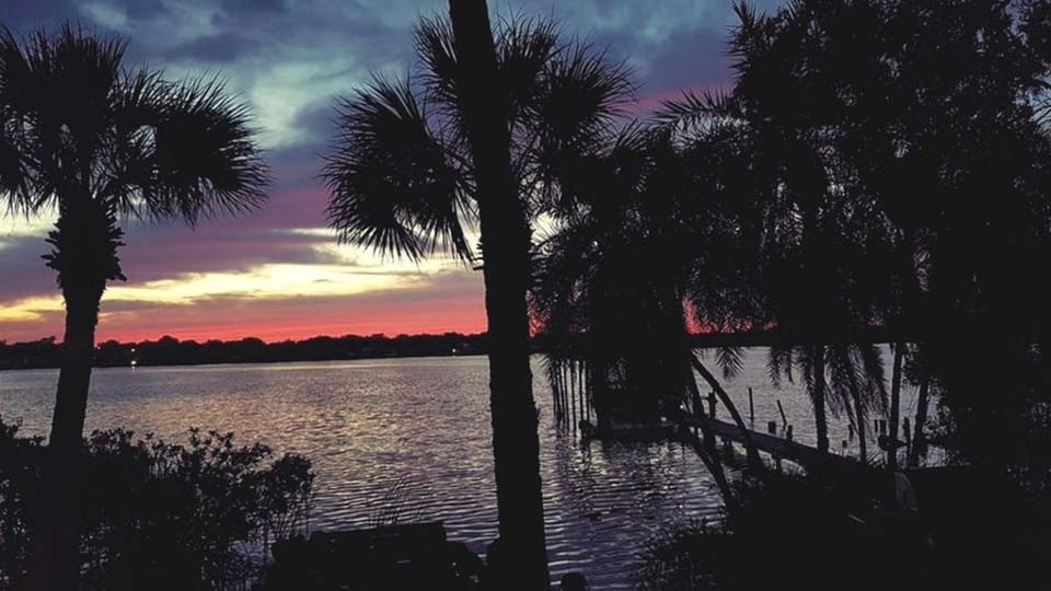 Cozy Cottage Rental with Lake Views and River Access in Sebastian, Florida House in Micco