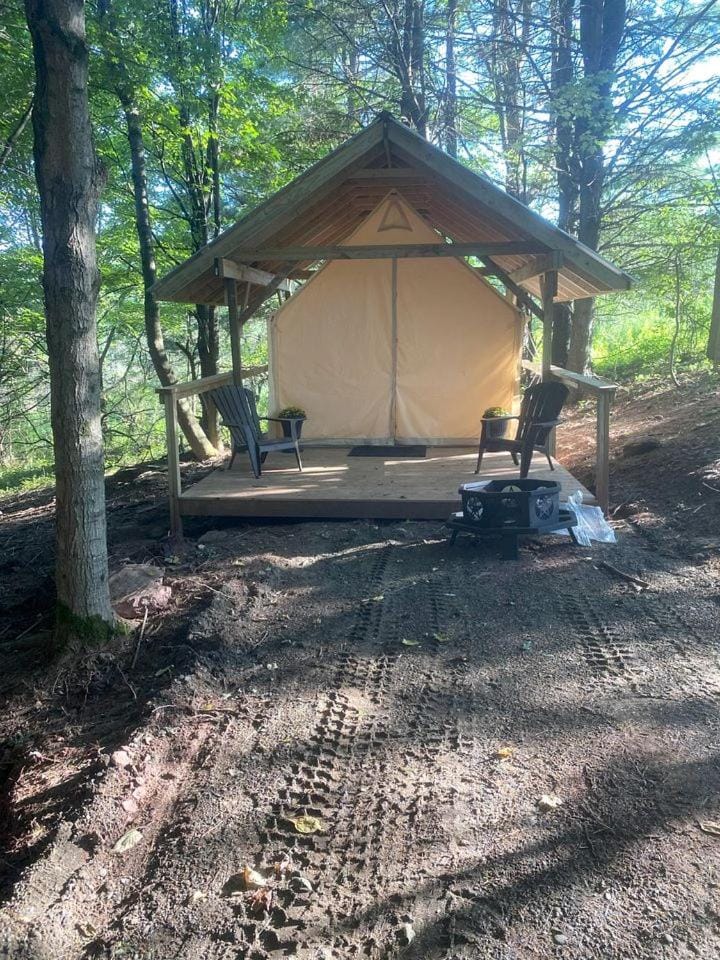 Rustic Safari Tent on a Wonderful Farm Surrounded by Nature for an Amazing Glamping Experience in Otego, New York House in Pennsylvania