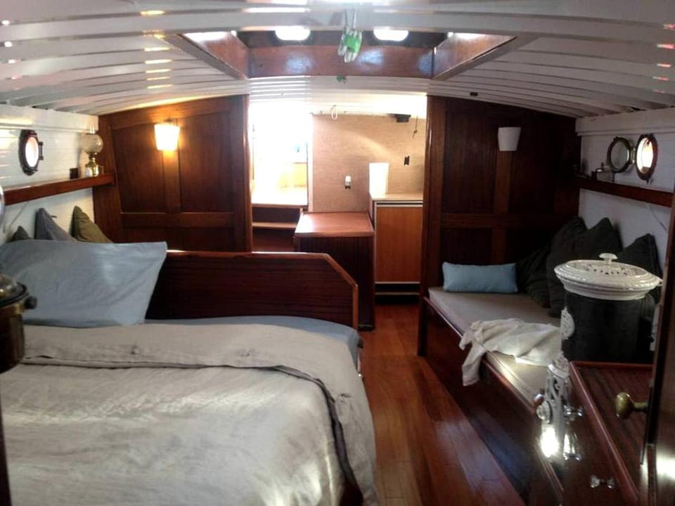 Fabulous Yacht Rental for a Unique Glamping Getaway in Bay Area, California House in Alameda