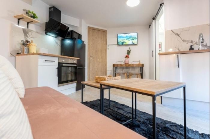 TV and multimedia, Dining area, oven
