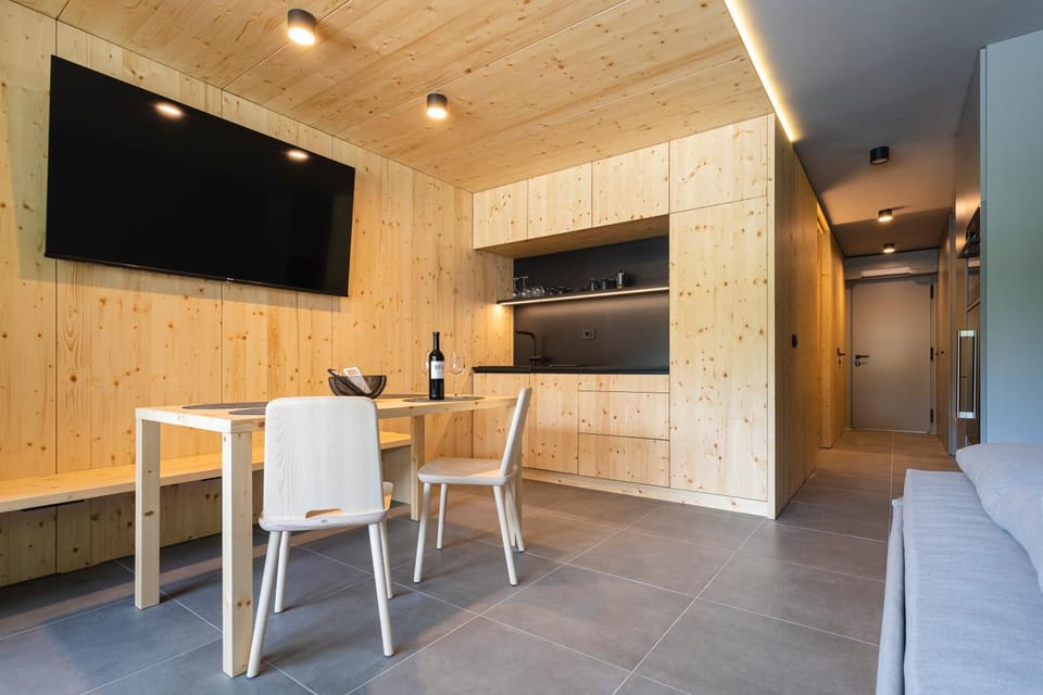 TV and multimedia, Kitchen or kitchenette, Living room