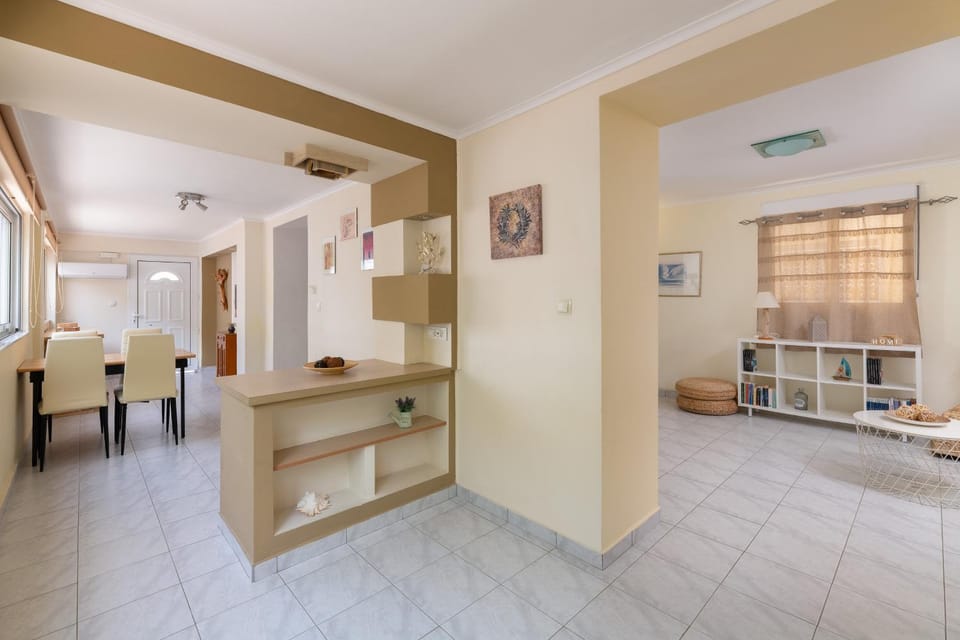 Living room, Photo of the whole room, Seating area, Dining area, air conditioner