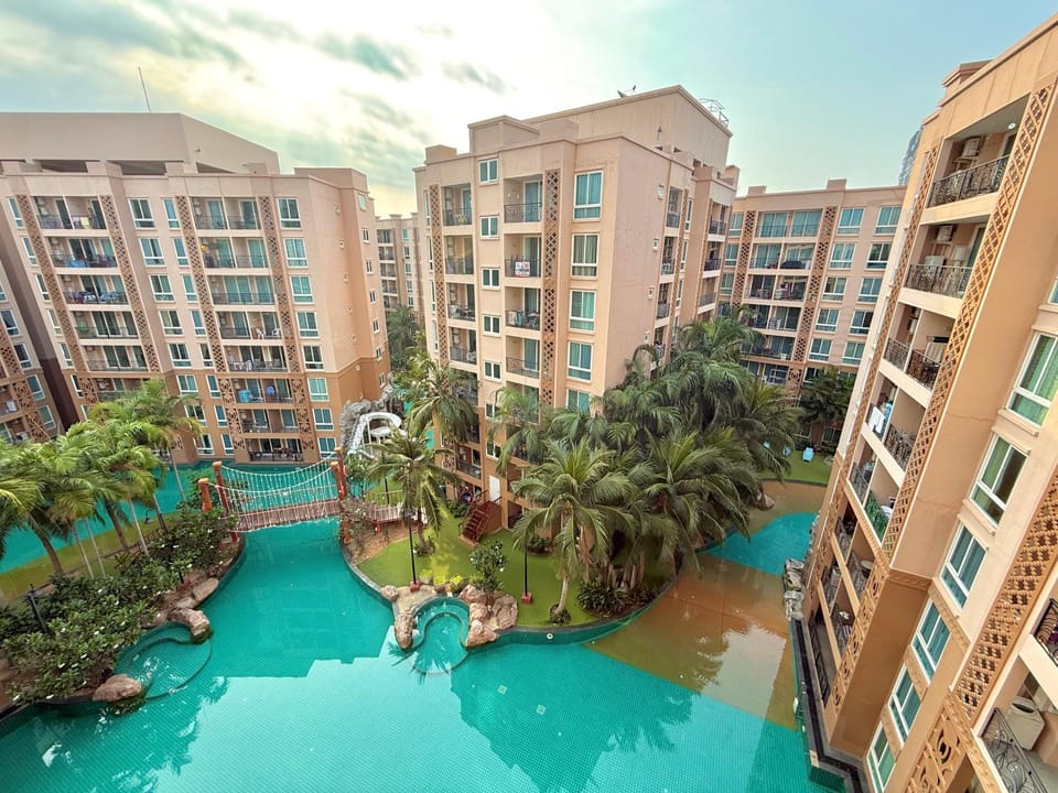 Property building, Pool view, Swimming pool, Swimming pool