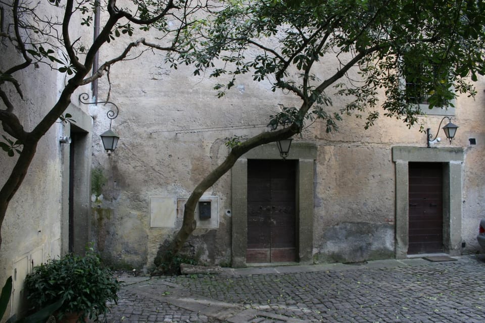 Facade/entrance, Inner courtyard view