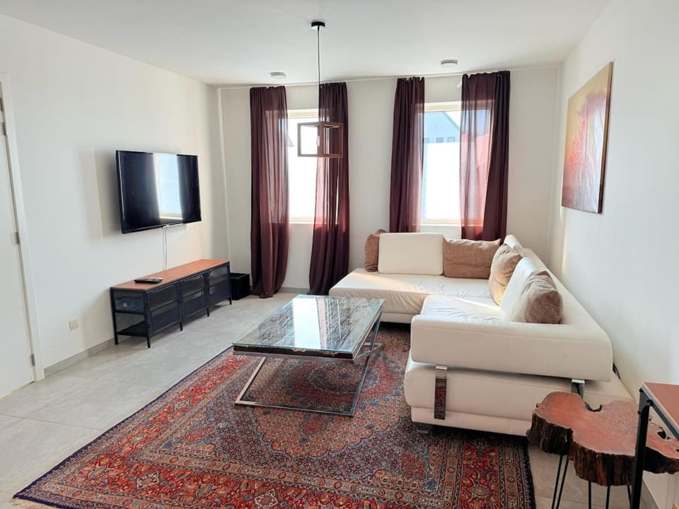 House with garden, fireplace and hot tub House in Limburg (province)