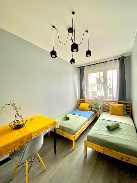 Sky Line Boarding Stay 6 Persons 24 7 Check In Apartment in Warsaw