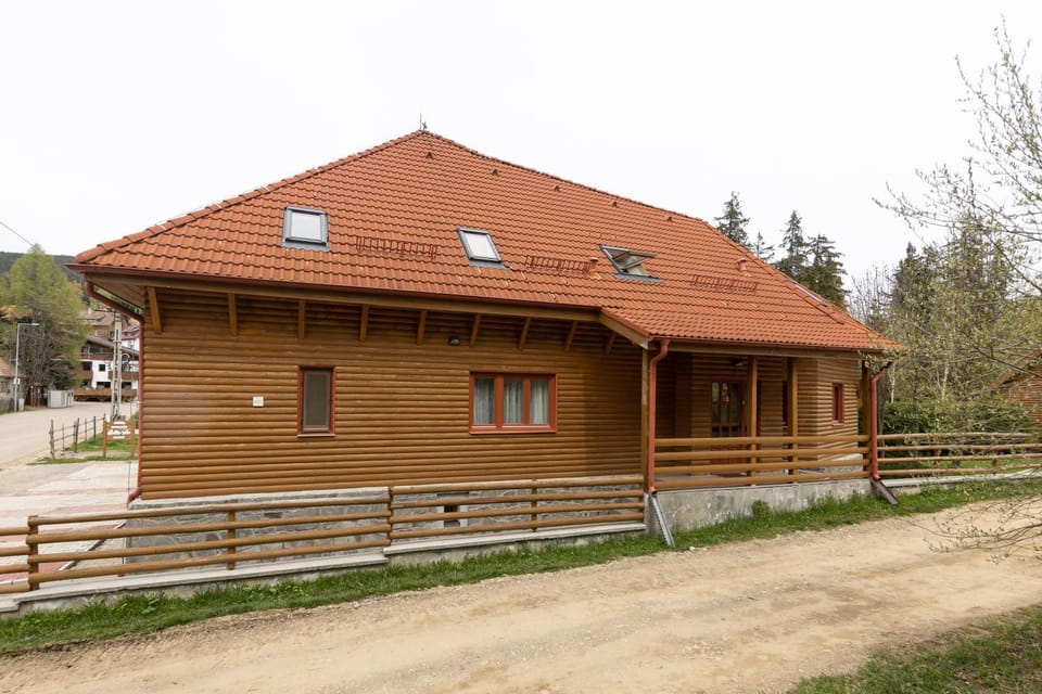 Pensiunea Bella Vita Bed and Breakfast in Romania