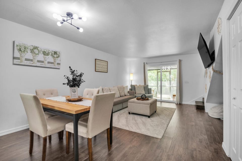 Be Our Guest - Cozy Townhome near Downtown Ocala townhouse House in Ocala