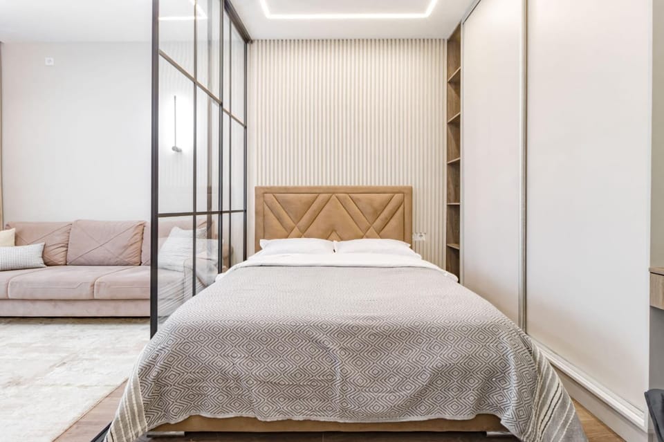 Bed, Photo of the whole room, Seating area, Bedroom, wardrobe