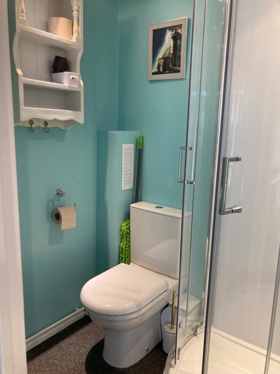 Self-contained cosy garden room Seven Sisters Apartment in Seaford