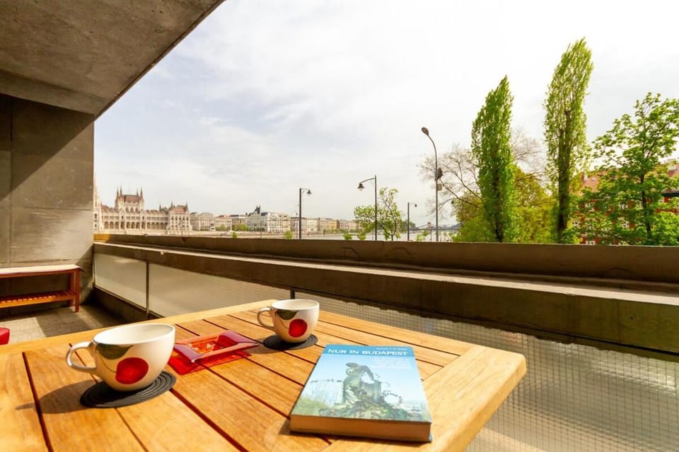 Vintage Parlament View Riverside Apt w AC by NW Apartment in Budapest
