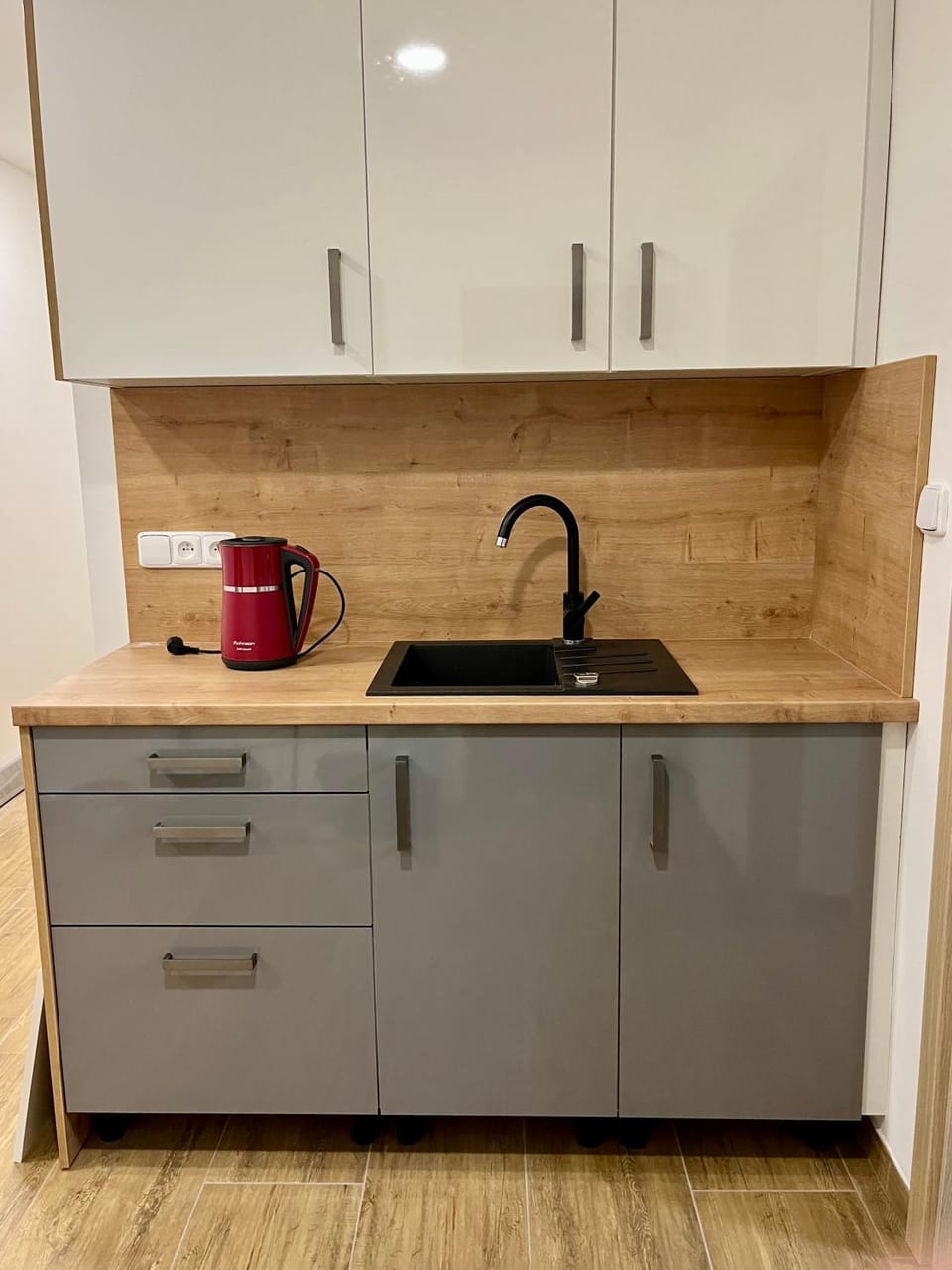 Kitchen or kitchenette, Communal kitchen, kitchen