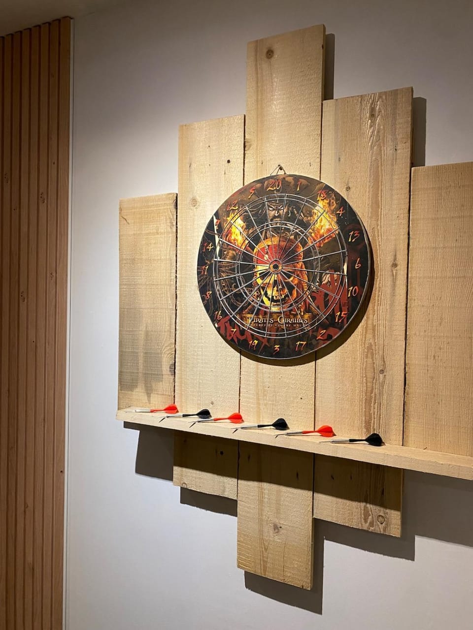 Darts, Decorative detail