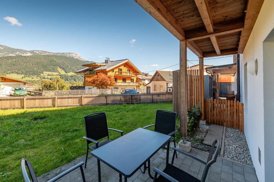 Natural landscape, View (from property/room), Balcony/Terrace, Balcony/Terrace, Dining area, Mountain view