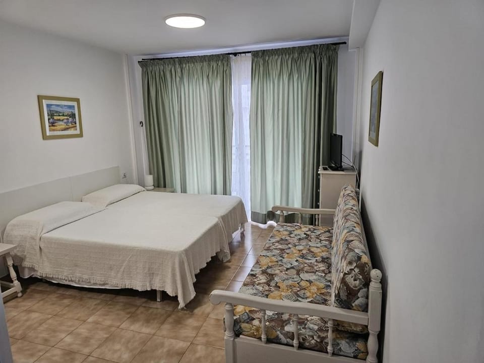 Near the beach bus Playa Jardín Apartment in Puerto de la Cruz