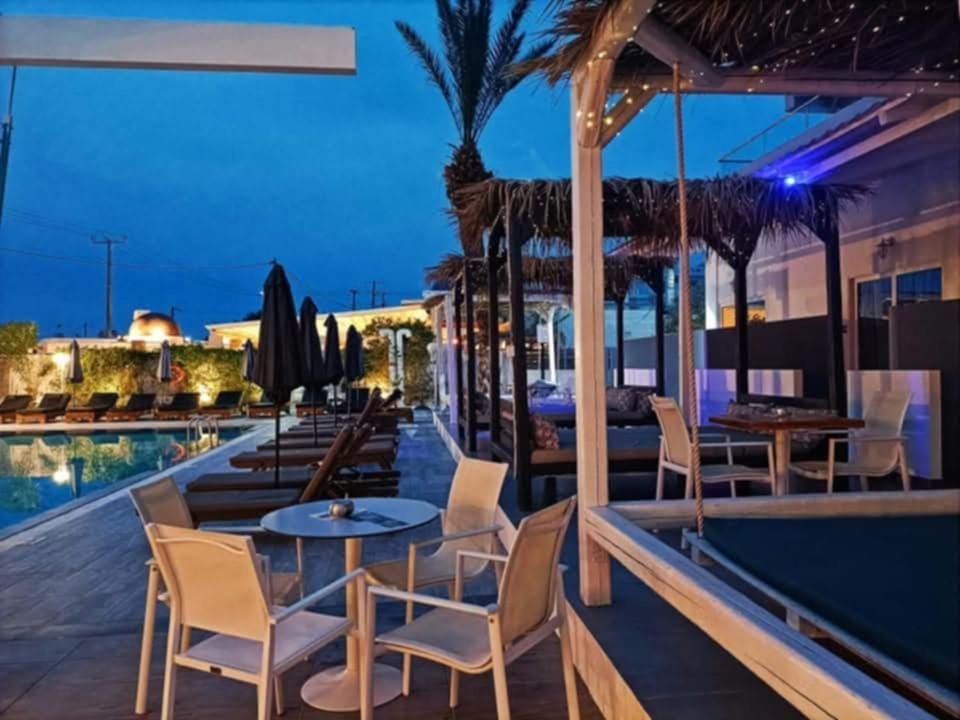 Night, Swimming pool, sunbed