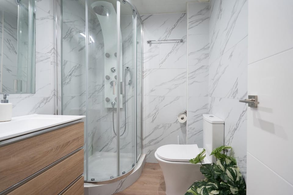 Shower, Toilet, Bathroom