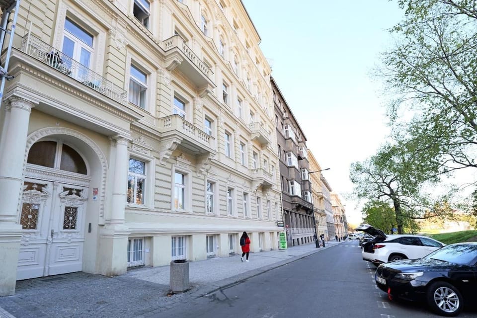 Property building, Neighbourhood, Street view, Location