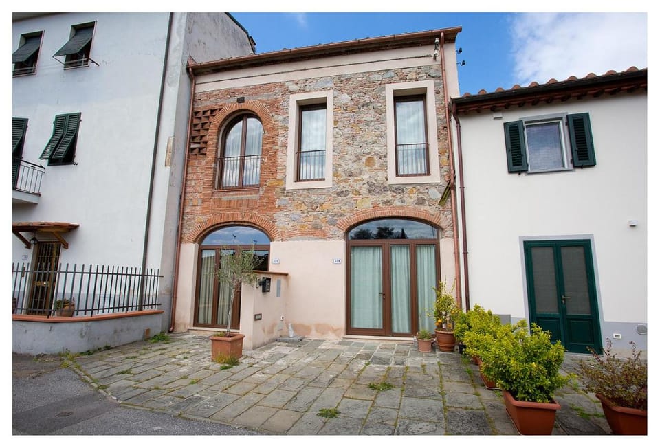 Casa Josephina, Charming Loft just 500 m from Lucca s Centre House in Capannori