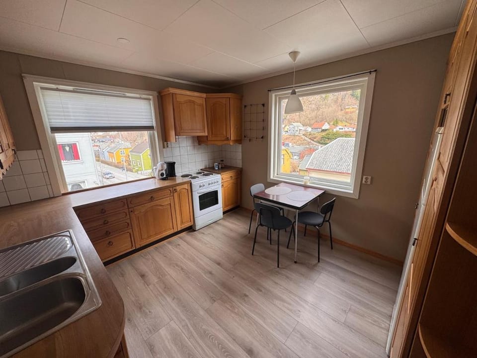 Apart, 4 pers, Central in Odda Apartment in Vestland