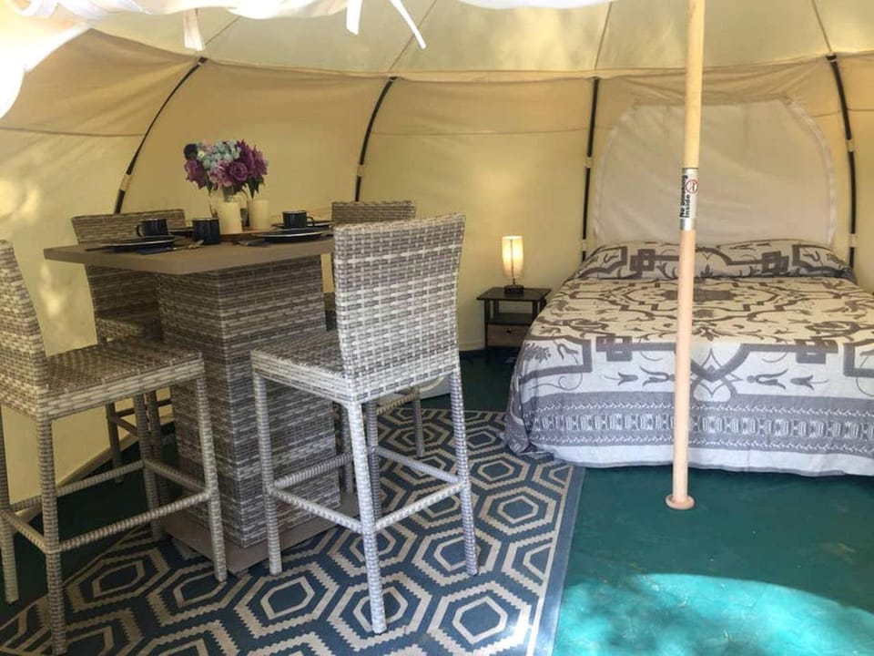 Glamping Getaway on an Impressive Farm near Charlottesville, Virginia House in Shenandoah Valley