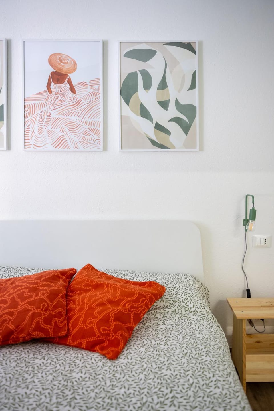 Bed, Decorative detail, Bedroom