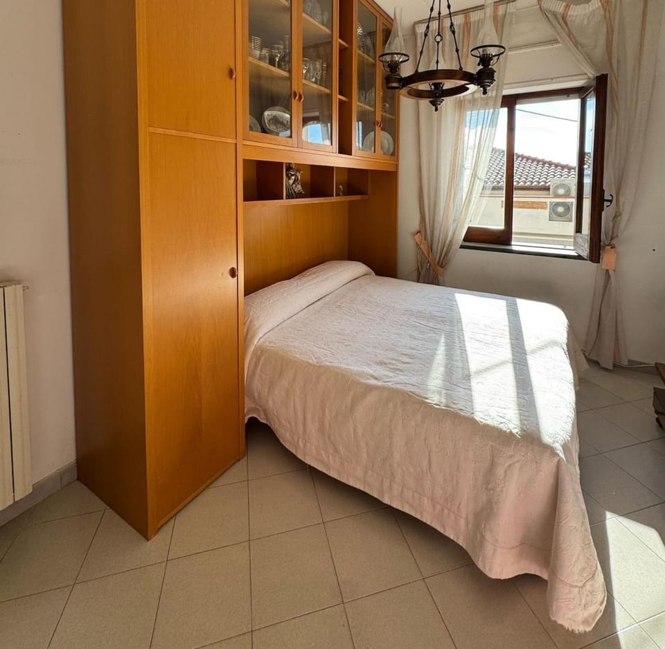 Bed, Photo of the whole room, Bedroom, wardrobe