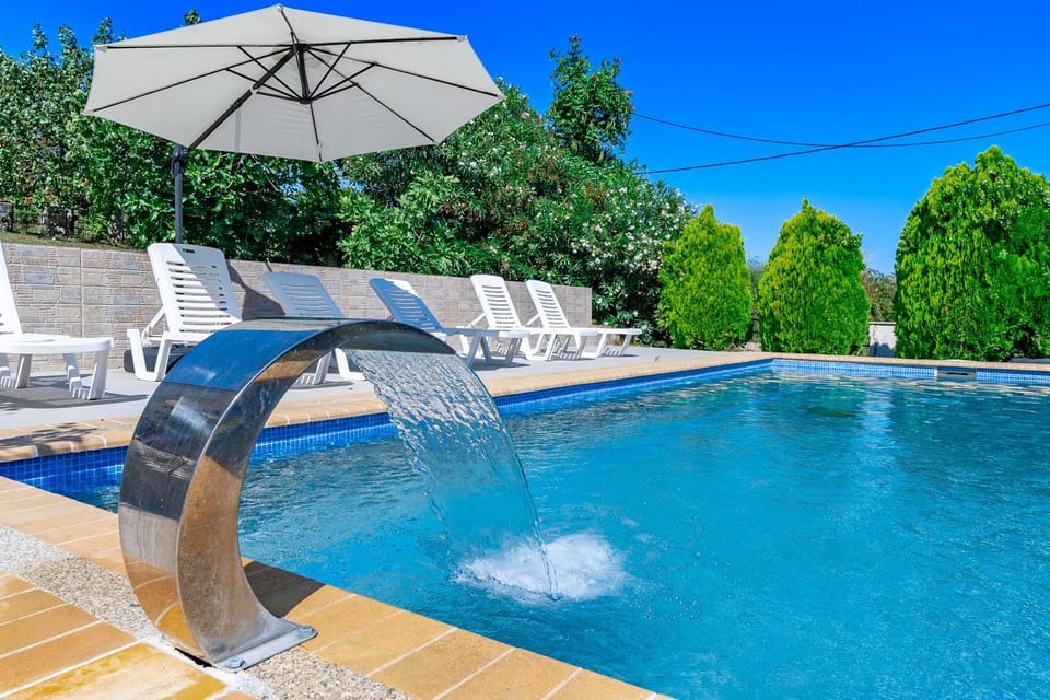 Property building, Swimming pool