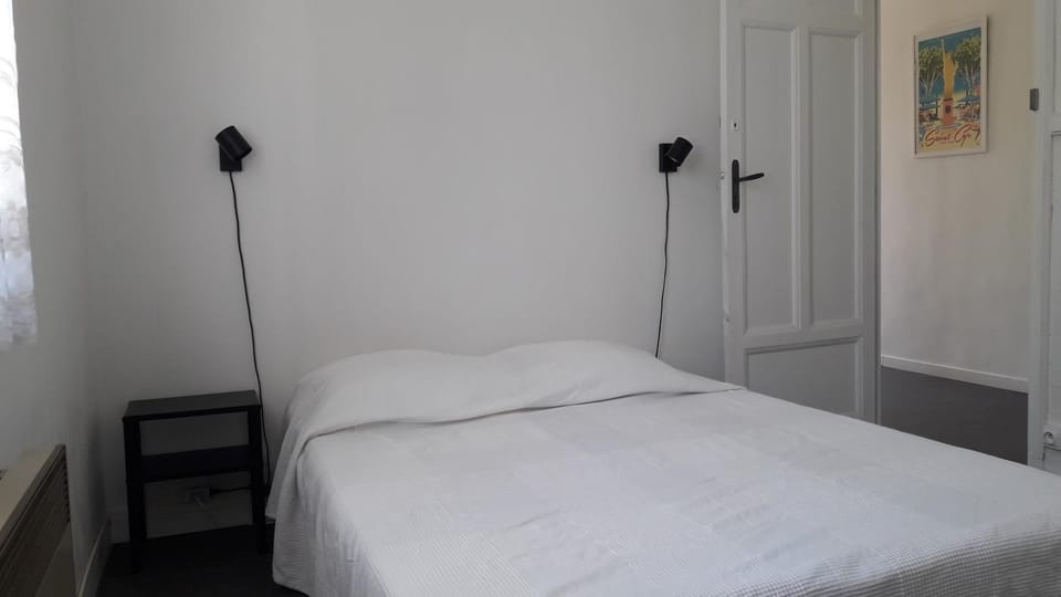 T3 jardin, parking, terrasse à 80 m de la plage à Saint cyr sur mer Apartment in La Cadière-d'Azur
