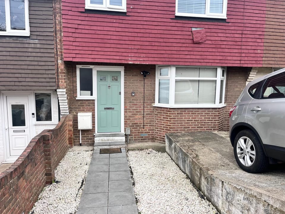 Copperfield House - Free Parking House in Rochester