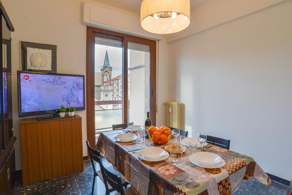 TV and multimedia, Dining area