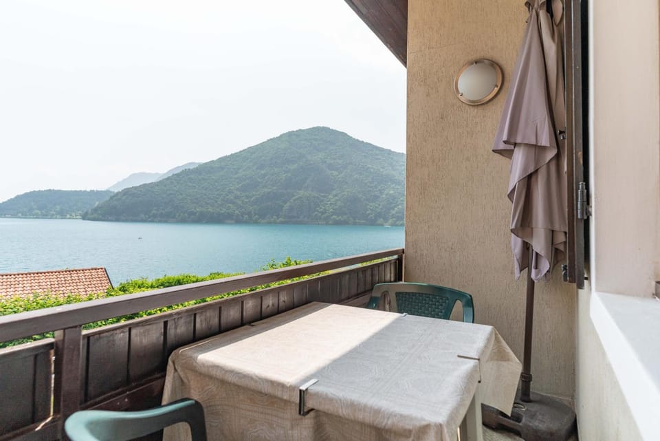 Day, Natural landscape, View (from property/room), Balcony/Terrace, Lake view, Mountain view