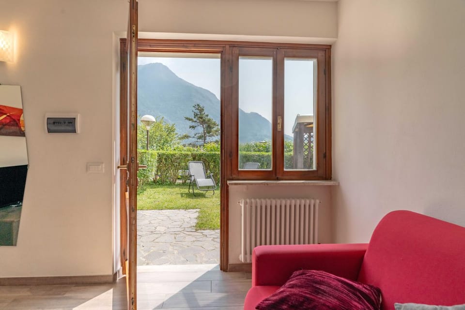 Patio, Garden, Living room