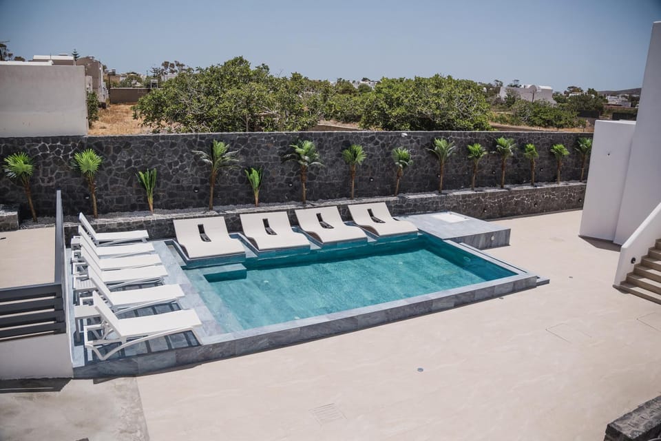 Day, Balcony/Terrace, Pool view, Swimming pool, sunbed