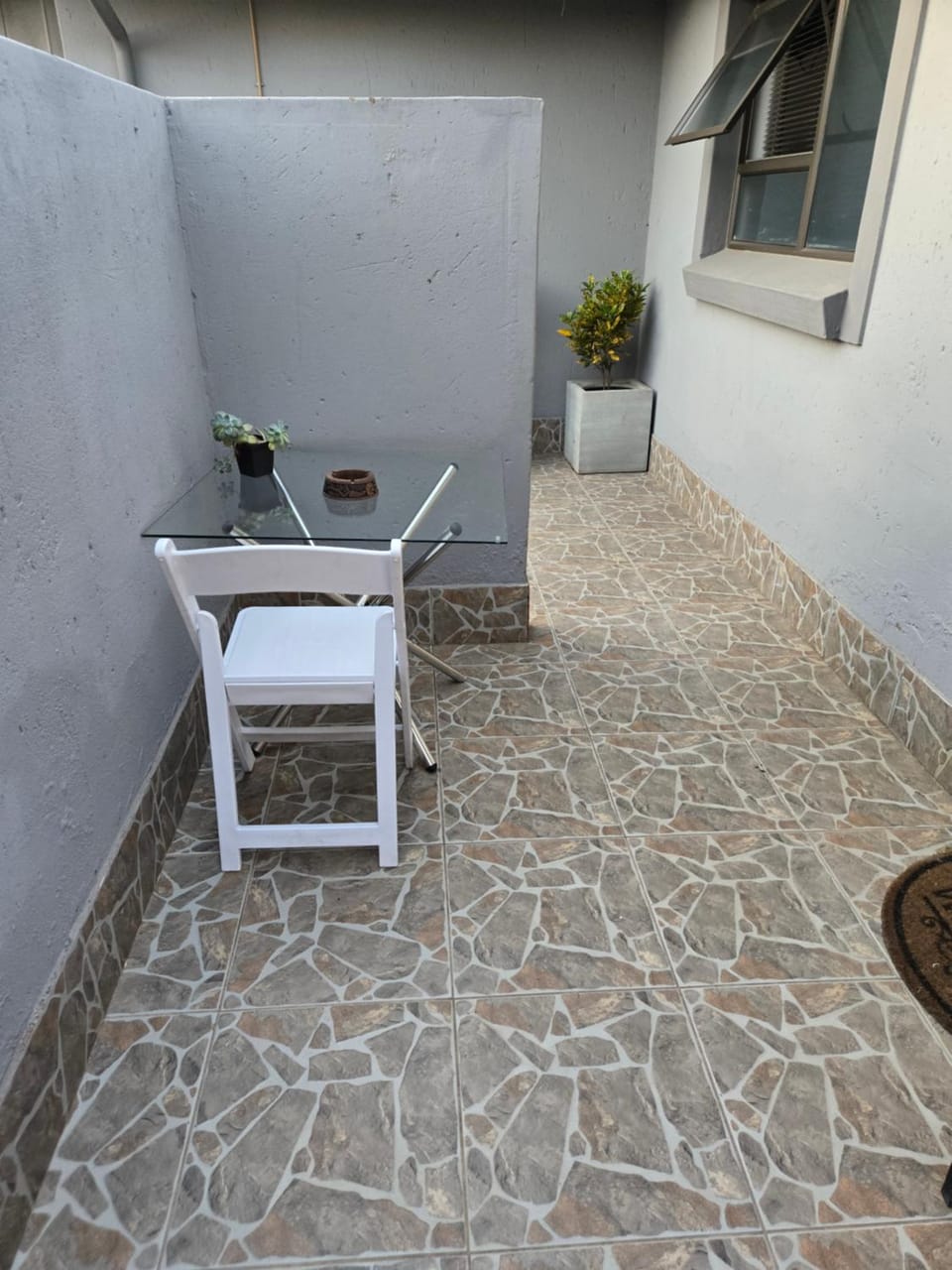 Cjabaledi Guesthouse Capsule hotel in Pretoria
