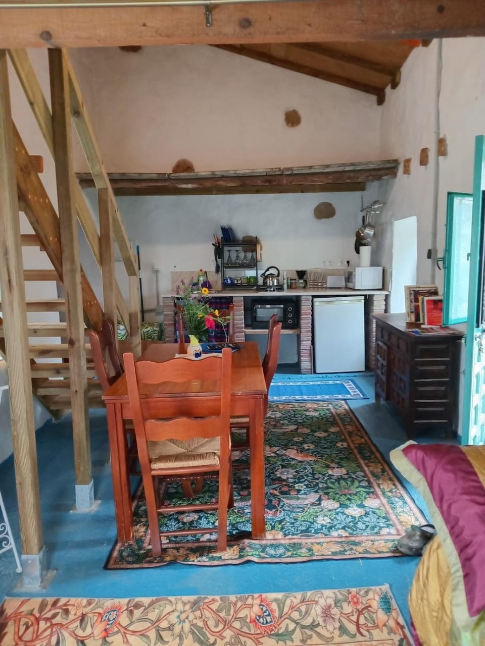 Kitchen or kitchenette, Dining area, oven, pet friendly, stove