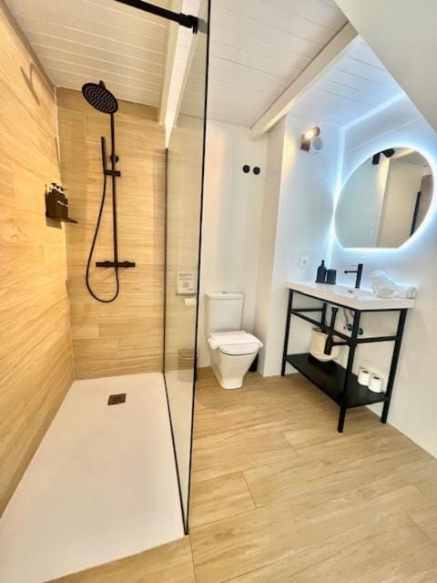 Shower, Toilet