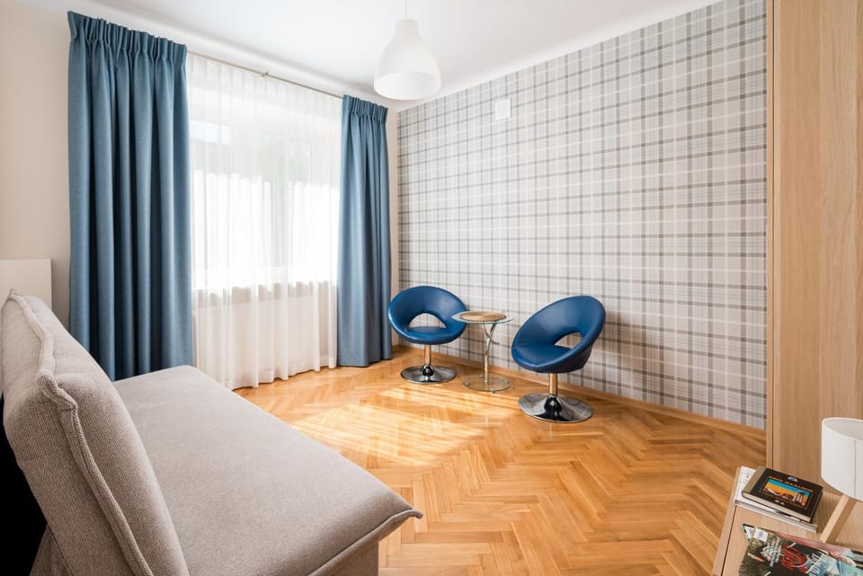 Living room, Photo of the whole room, Seating area, Bedroom
