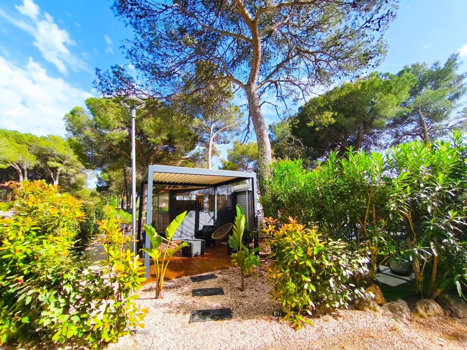 Garden, Garden view