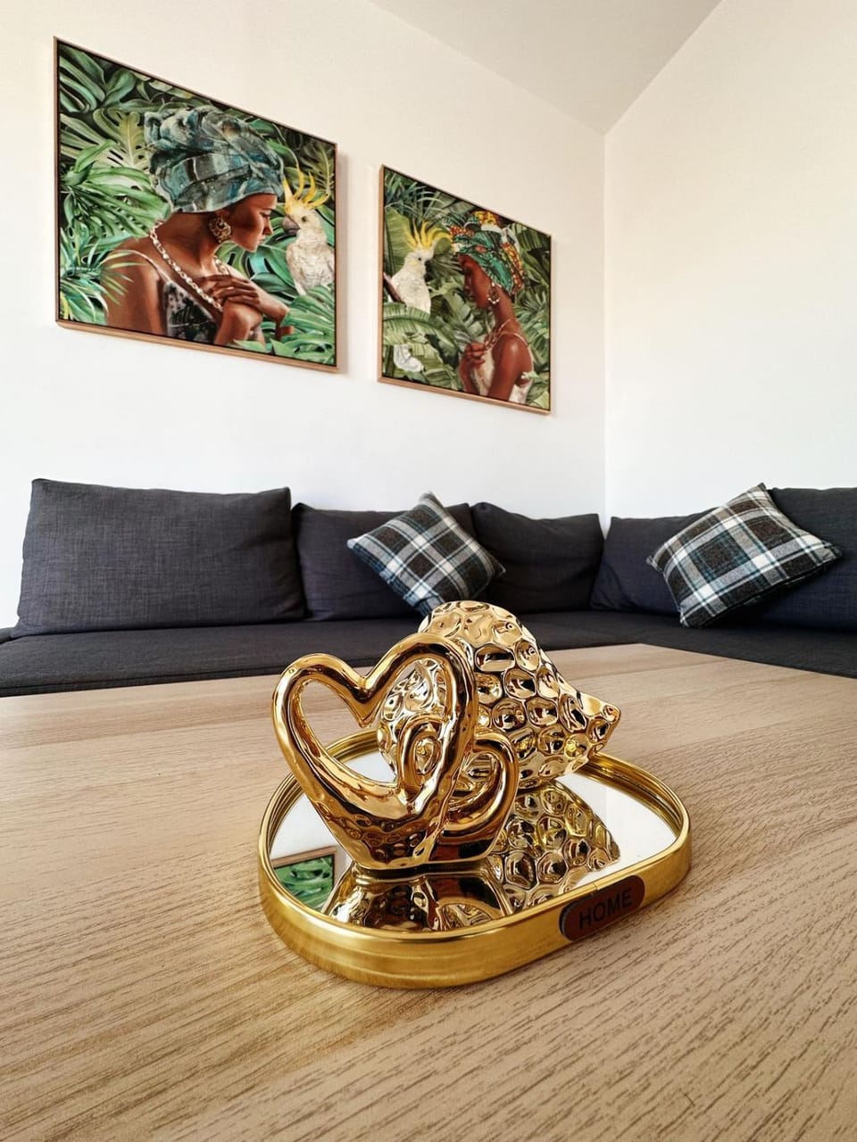 Living room, Decorative detail