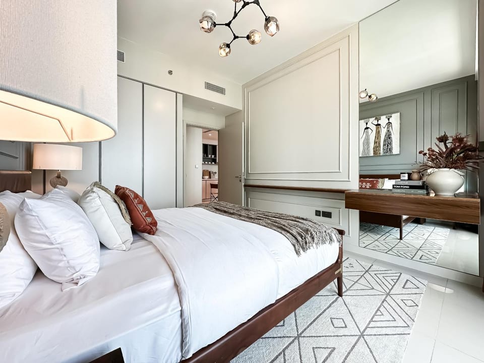 Trophy-Sunset Coral Retreat Beachfront Living Apartment in Dubai