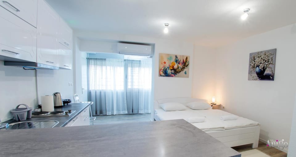 Bed, Coffee/tea facilities, Kitchen or kitchenette, Bedroom, air conditioner