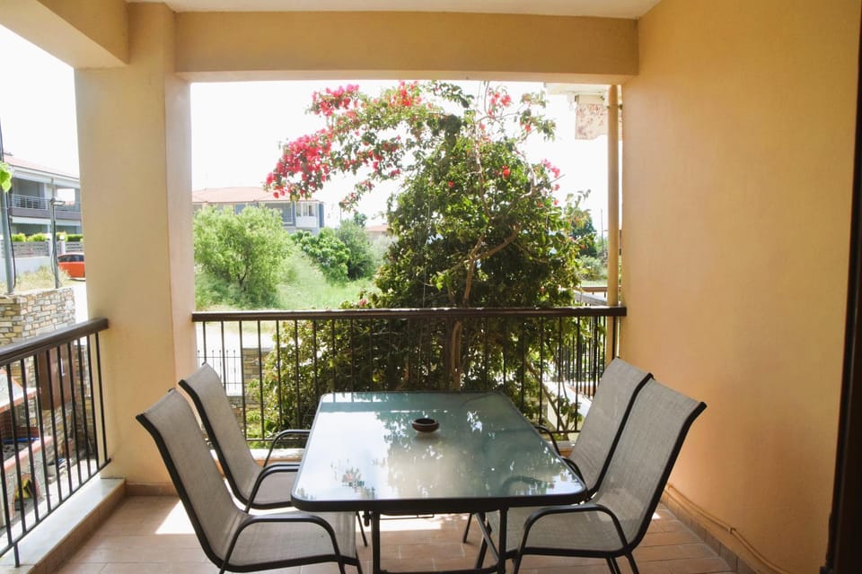 Balcony/Terrace, Seating area, Garden view