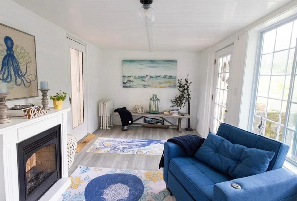 Luxury Estate Elegant Private The White Lion Manor House in Middletown