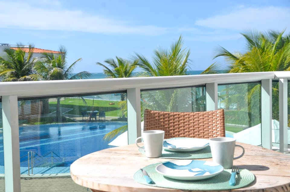 Day, View (from property/room), Balcony/Terrace, Dining area, Pool view