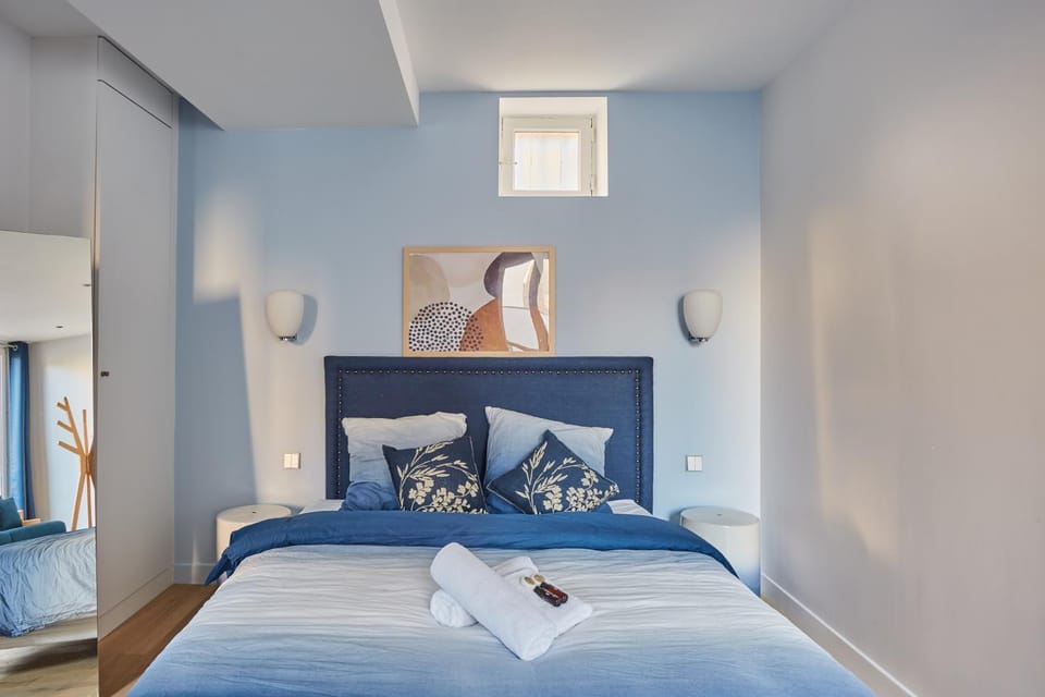 Bed, Bedroom