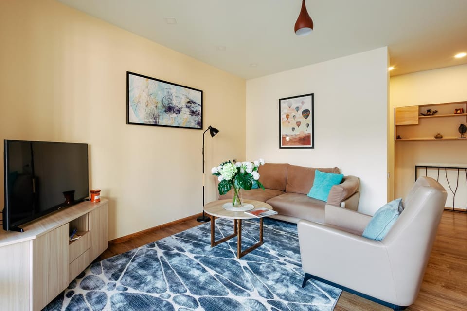 Living room, Seating area, Evening entertainment