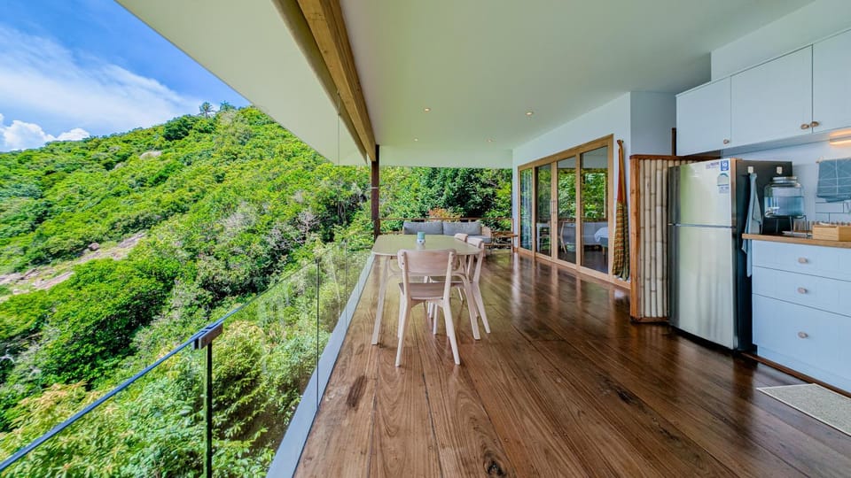 Dining area, Mountain view