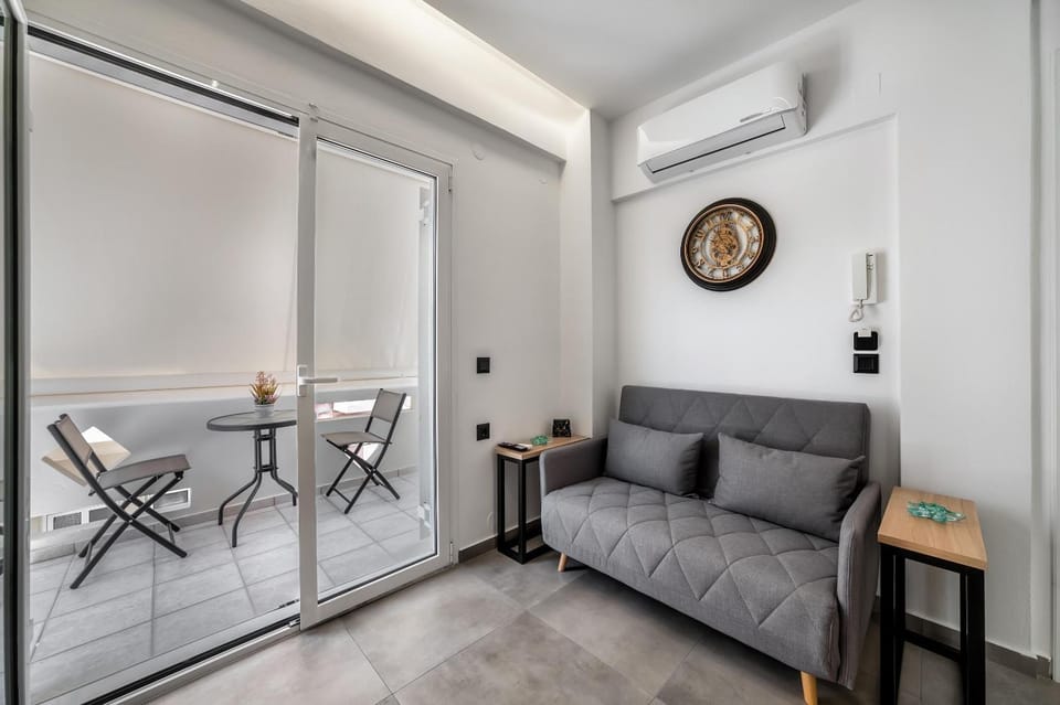 Living room, Dining area, air conditioner