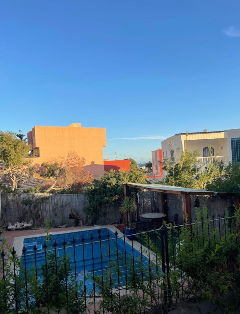 Property building, Day, Garden, Pool view, Swimming pool, Swimming pool